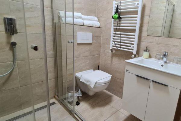 Bed and Breakfast Korona Panzio Hatvan Exteriér fotografie